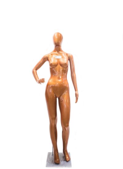 Manequim feminino magra bronze